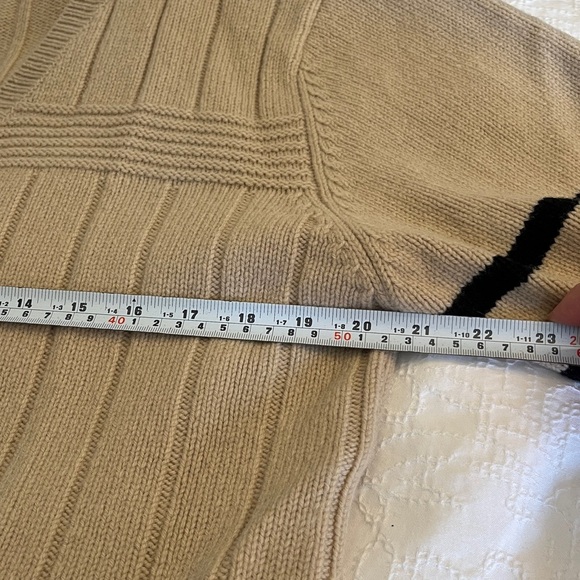 Vintage 100% Lambswool Cardigan Size Medium. Academia Preppy, Classic Old School - Picture 7 of 10